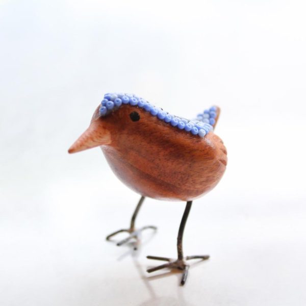 Canario mini tallado a mano con arte huichol Azul