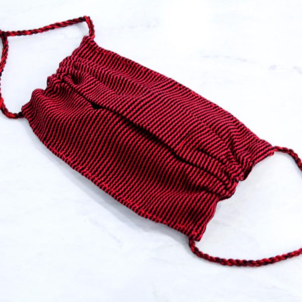 Mascarilla artesanal en telar de cintura azul Roja Negra