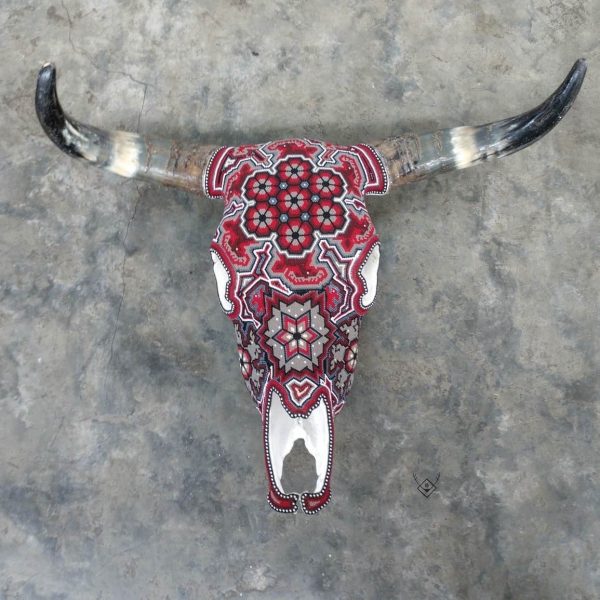 Cabeza de vaca decorada roja